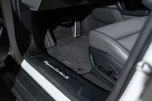 2020 Porsche Taycan Turbo S Sedan - 23024251 - 13