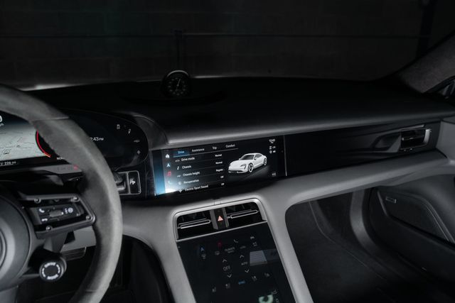 2020 Porsche Taycan Turbo S Sedan - 23024251 - 16
