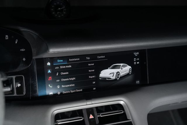 2020 Porsche Taycan Turbo S Sedan - 23024251 - 18