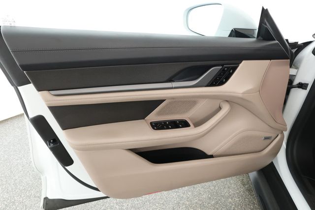 2020 Porsche Taycan Turbo S Sedan with Premium Package, PDCC Sport & InnoDrive ACC - 22905749 - 8