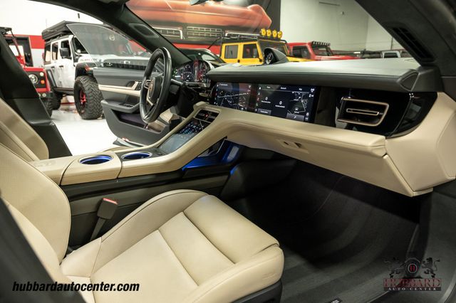 2020 Porsche Taycan Turbo S  - 23031226 - 28