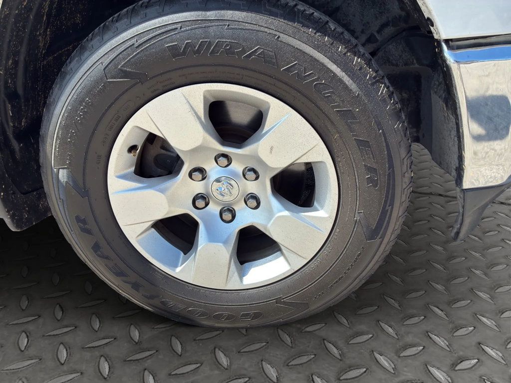 2020 Ram 1500 Big Horn 4x2 Quad Cab 6'4" Box - 23051534 - 23