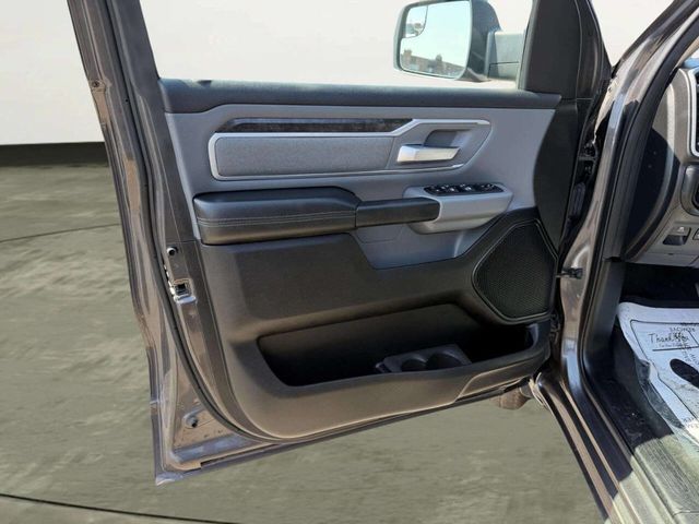 2020 Ram 1500 Big Horn 4x4 4dr Crew Cab 5.6 ft. SB Pickup - 23006126 - 18