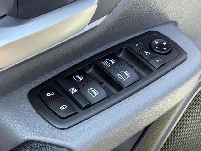 2020 Ram 1500 Big Horn 4x4 4dr Crew Cab 5.6 ft. SB Pickup - 23006126 - 19