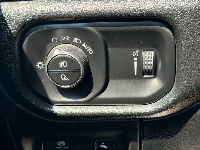 2020 Ram 1500 Big Horn 4x4 4dr Crew Cab 5.6 ft. SB Pickup - 23006126 - 36