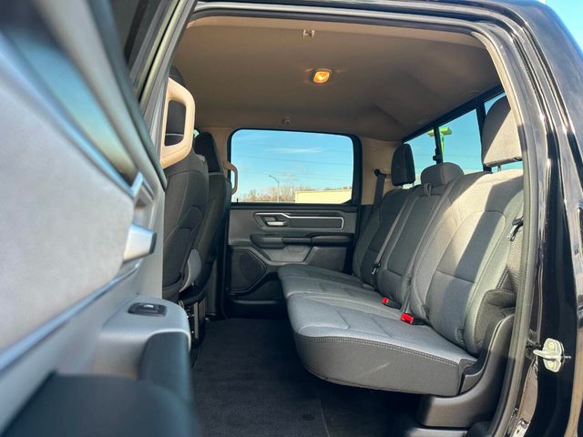 2020 Ram 1500 Big Horn 4x4 4dr Crew Cab 5.6 ft. SB Pickup - 22952526 - 14