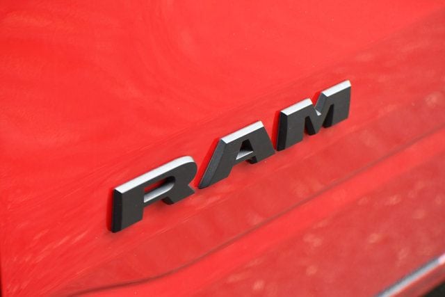 2020 Ram 1500 Big Horn 4x4 Crew Cab 5'7" Box - 23004079 - 16