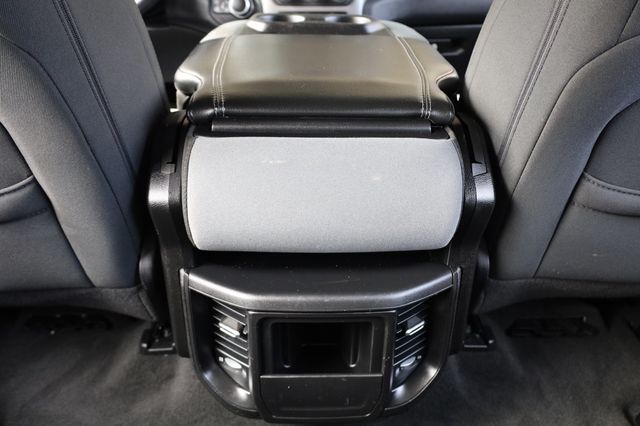 2020 Ram 1500 Big Horn 4x4 Crew Cab 5'7" Box - 22970739 - 35