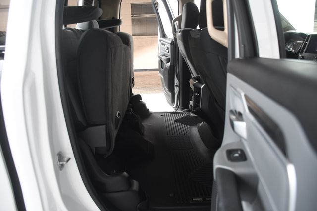 2020 Ram 1500 Big Horn 4x4 Crew Cab 5'7" Box - 23074055 - 37