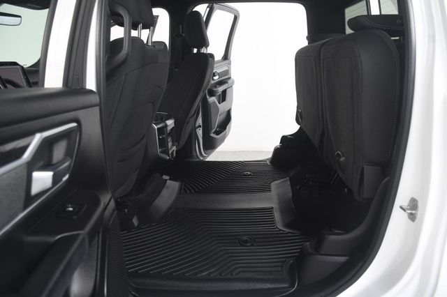 2020 Ram 1500 Big Horn 4x4 Crew Cab 5'7" Box - 23091695 - 39