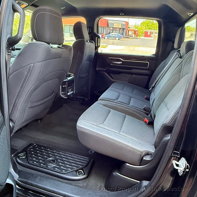 2020 Ram 1500 BIG HORN 4X4 CREW CAB NIGHT EDITION & BIGHORN 2 PKG - 23012932 - 36