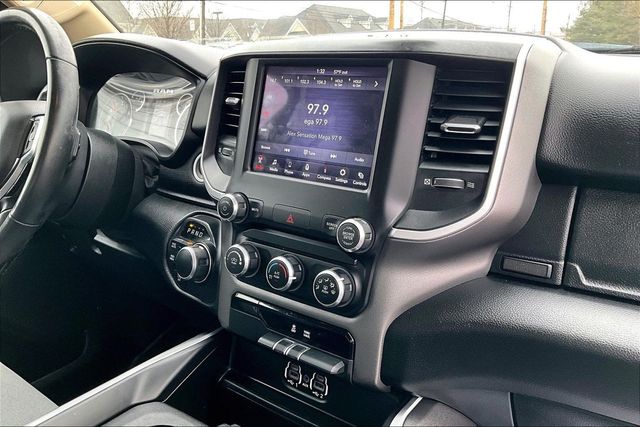 2020 Ram 1500 Big Horn Crew Cab 4x4 5'7" Box - 22987310 - 31