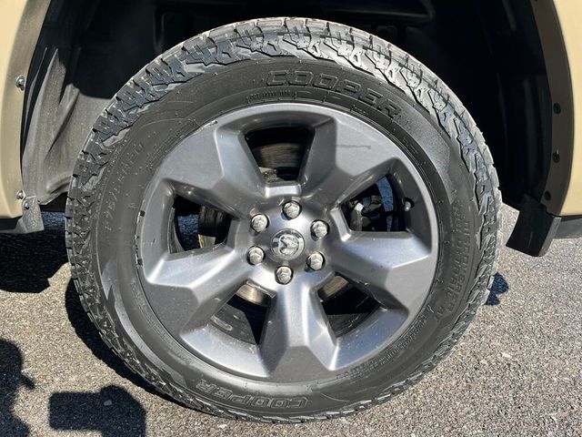 2020 Ram 1500 BUILT TO SERVE Crew Cab 4x4 - 22986831 - 11