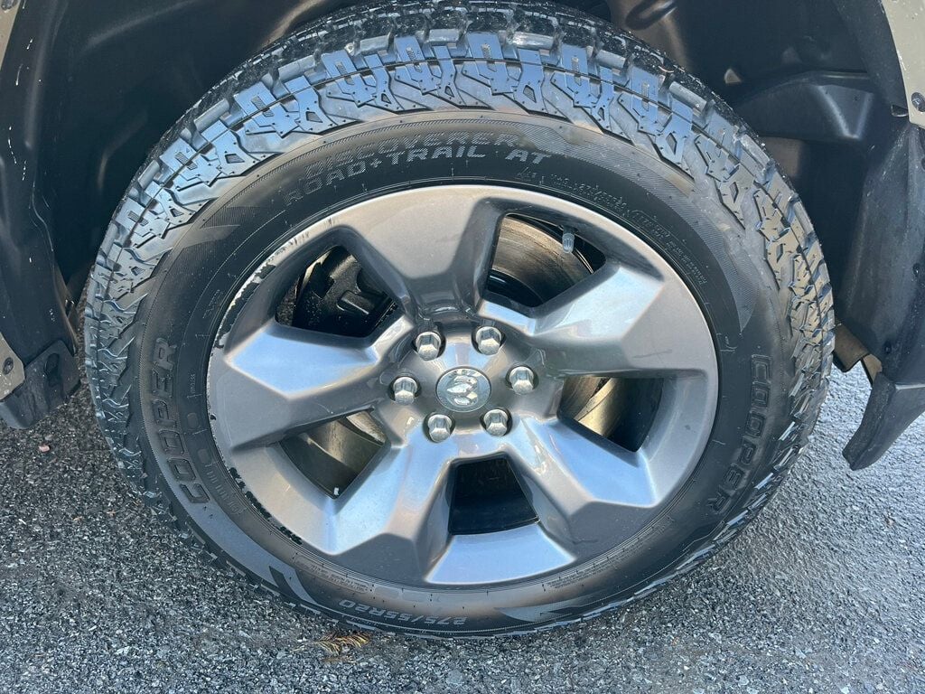 2020 Ram 1500 BUILT TO SERVE Crew Cab 4x4 - 22986831 - 13