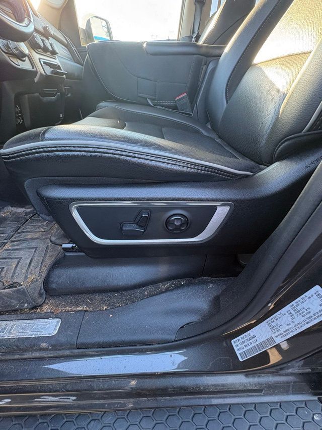 2020 Ram 1500 Laramie 4x4 Crew Cab 5'7" Box - 22933976 - 16