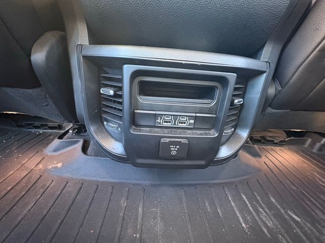 2020 Ram 1500 Laramie 4x4 Crew Cab 5'7" Box - 22933976 - 17