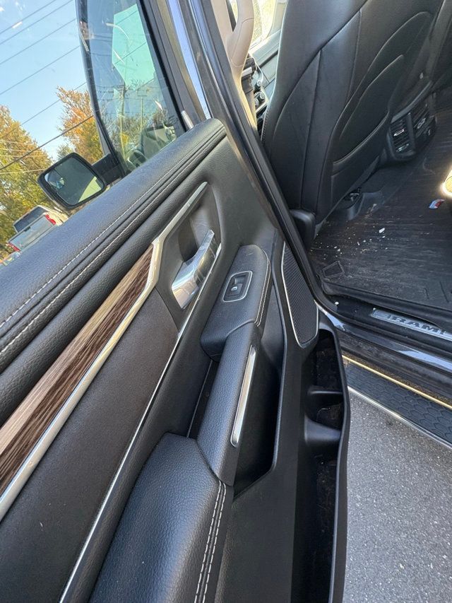 2020 Ram 1500 Laramie 4x4 Crew Cab 5'7" Box - 22933976 - 18