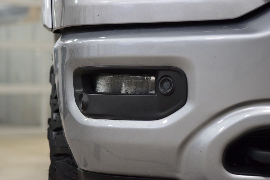 2020 Ram 1500 Laramie 4x4 Crew Cab 5'7" Box - 22979358 - 13