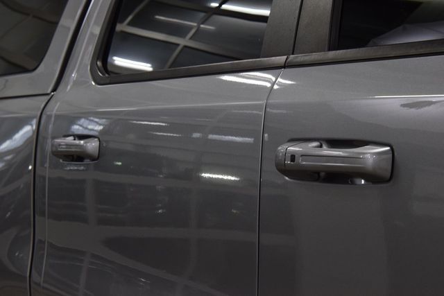 2020 Ram 1500 Laramie 4x4 Crew Cab 5'7" Box - 22979358 - 20