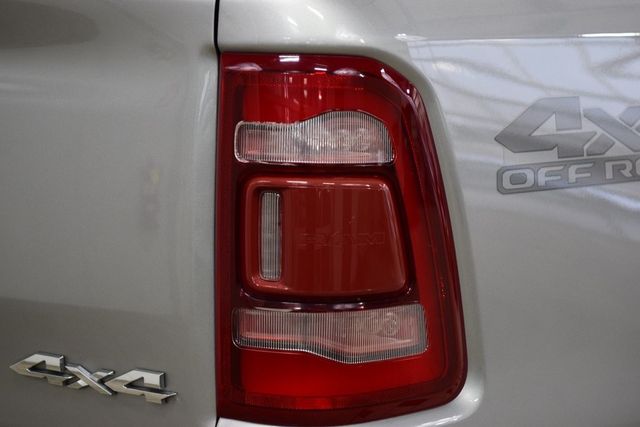 2020 Ram 1500 Laramie 4x4 Crew Cab 5'7" Box - 22979358 - 21