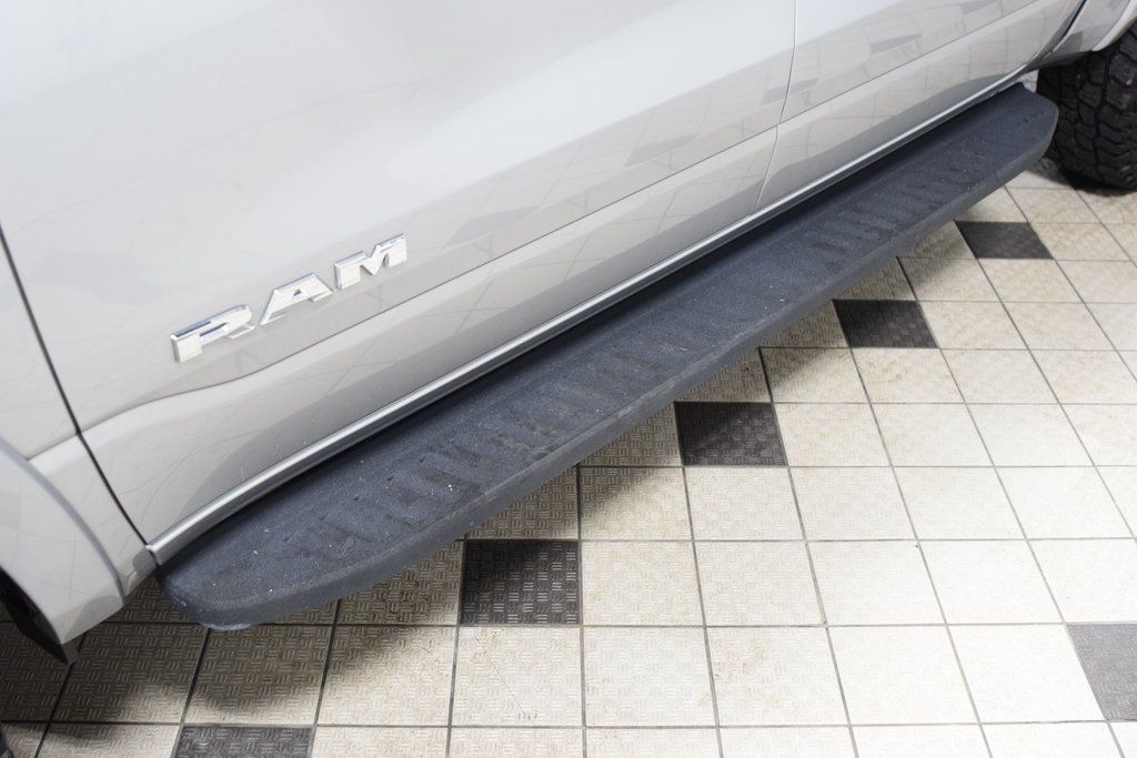 2020 Ram 1500 Laramie 4x4 Crew Cab 5'7" Box - 22979358 - 31