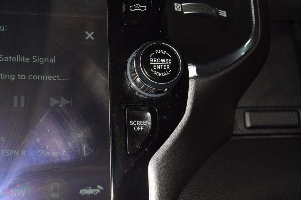 2020 Ram 1500 Laramie 4x4 Crew Cab 5'7" Box - 22979358 - 41