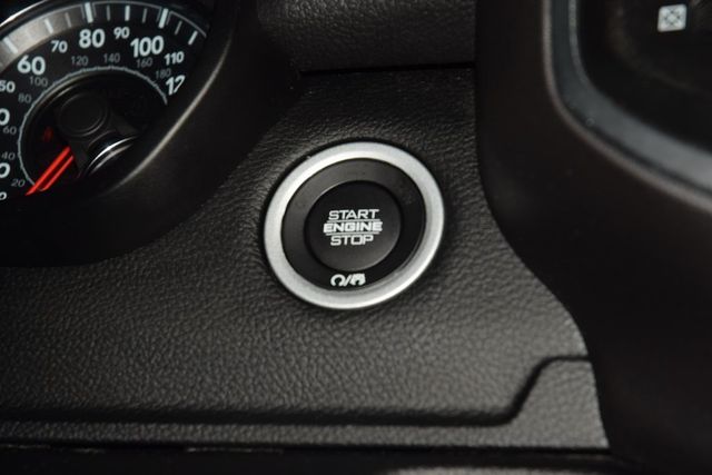 2020 Ram 1500 Laramie 4x4 Crew Cab 5'7" Box - 22979358 - 44