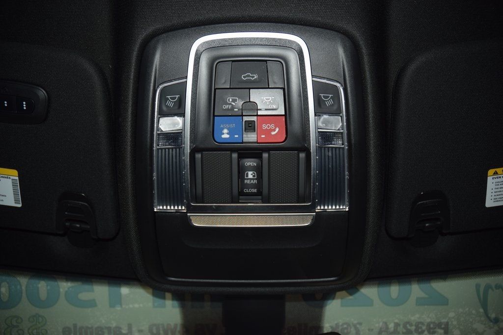 2020 Ram 1500 Laramie 4x4 Crew Cab 5'7" Box - 22979358 - 59