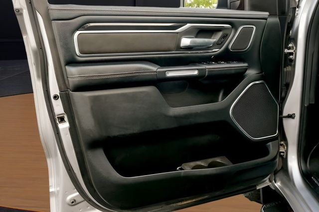2020 Ram 1500 Laramie 4x4 Crew Cab 5'7" Box - 23022107 - 17