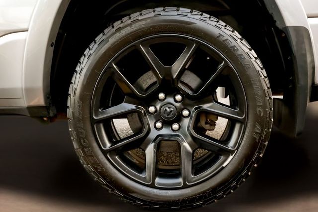 2020 Ram 1500 Laramie 4x4 Crew Cab 5'7" Box - 23022107 - 41