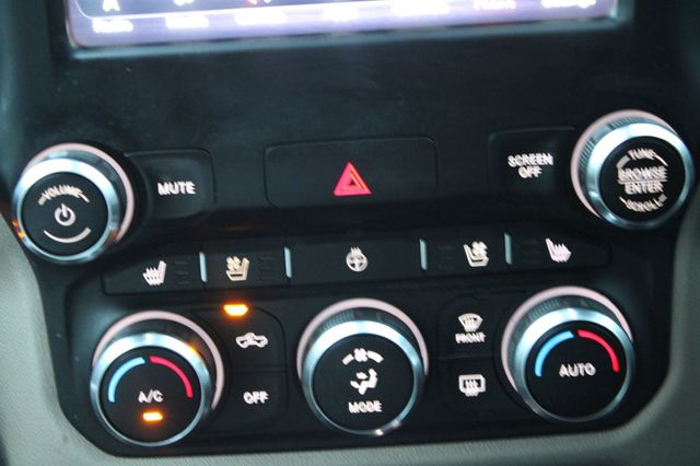 2020 Ram 1500 Laramie 4x4 Quad Cab 6'4" Box - 22942922 - 24