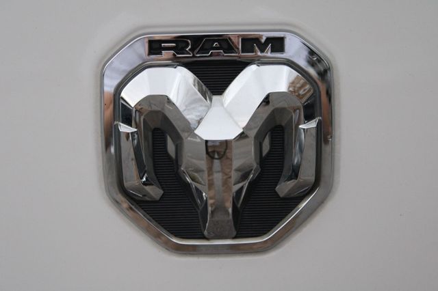 2020 Ram 1500 Laramie 4x4 Quad Cab 6'4" Box - 22942922 - 33