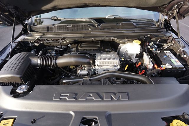 2020 Ram 1500 LARAMIE, 4X4, TOWING PKG, LEATHER SEATS, NAVIGATION, BACKUP CAM - 22945045 - 10