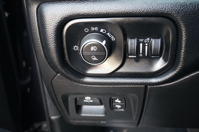 2020 Ram 1500 LARAMIE, 4X4, TOWING PKG, LEATHER SEATS, NAVIGATION, BACKUP CAM - 22945045 - 25