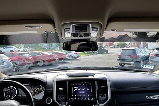 2020 Ram 1500 Laramie Crew Cab 4x4 5'7" Box - 23031494 - 33