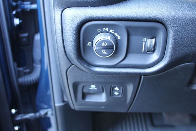 2020 Ram 1500 Lone Star 4x2 Crew Cab 5'7" Box - 23066978 - 27