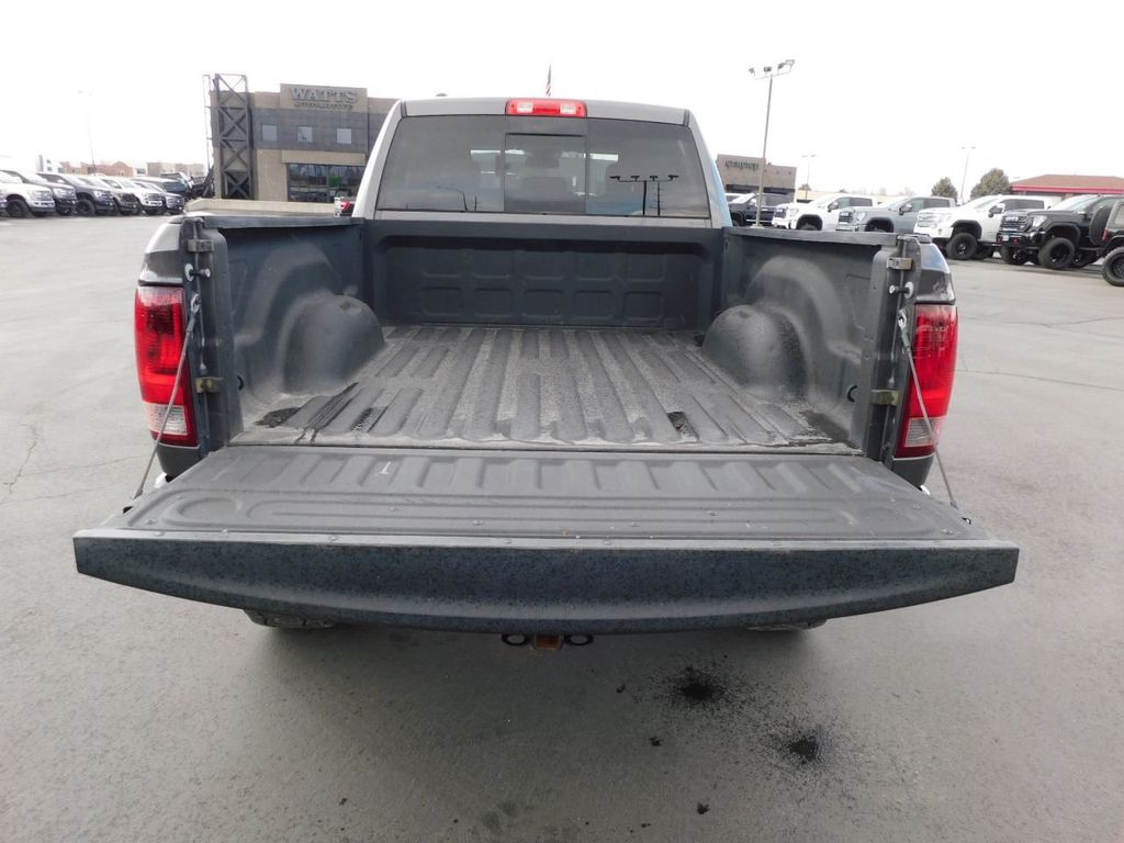 2020 Ram 1500 SLT - 22335425 - 10