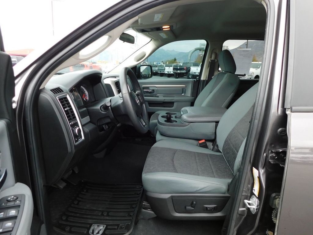 2020 Ram 1500 SLT - 22335425 - 18