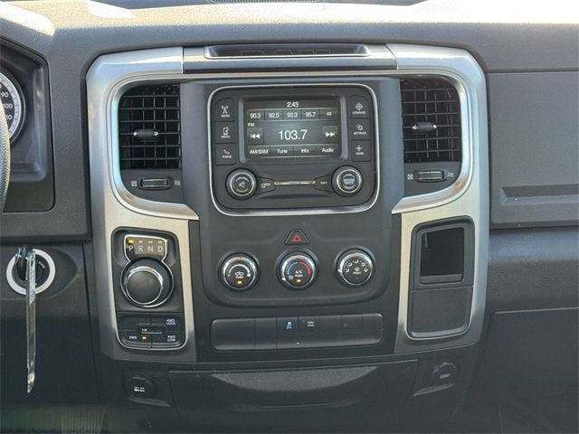 2020 Ram 1500 Classic SLT - 22647091 - 26