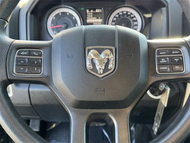 2020 Ram 1500 Classic SLT - 22647091 - 32