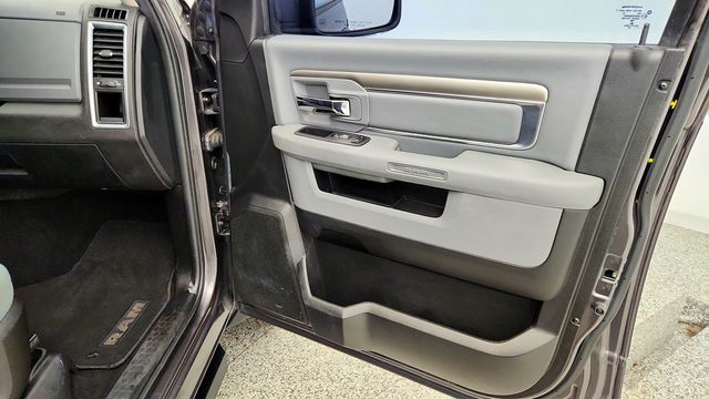 2020 Ram 1500 Classic SLT 4x2 Crew Cab 5'7" Box - 23102008 - 25