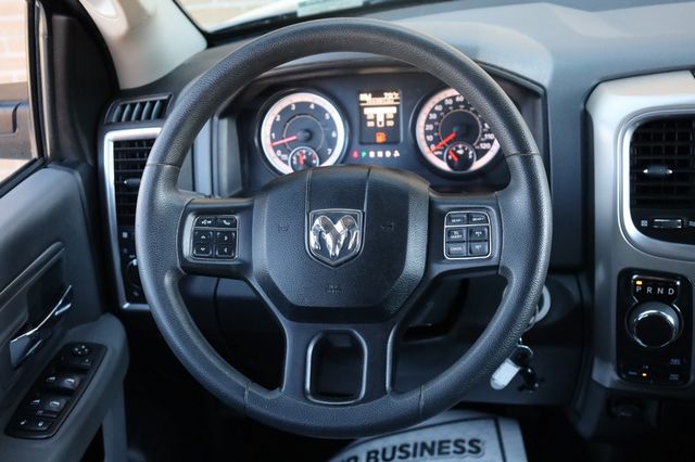 2020 Ram 1500 Classic SLT 4x4 Crew Cab 5'7" Box - 22969267 - 25