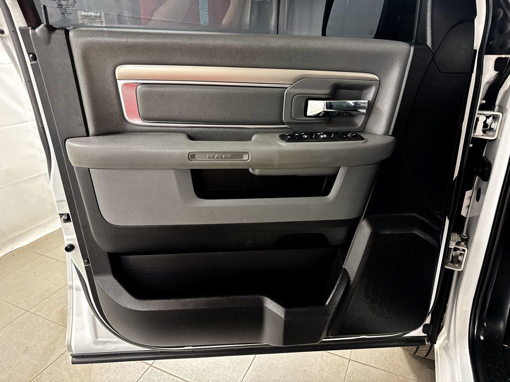 2020 Ram 1500 Classic SLT CREW CAB 4X4 5.7L HEMI - 22872831 - 13