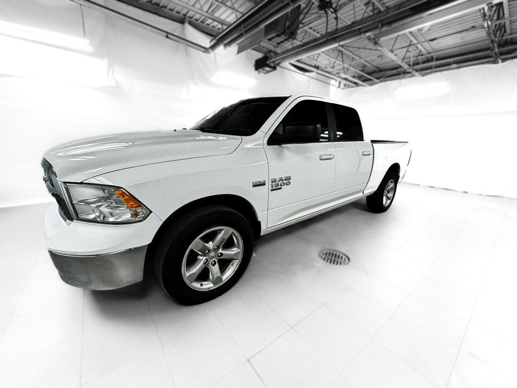 2020 Ram 1500 Classic SLT photo 3