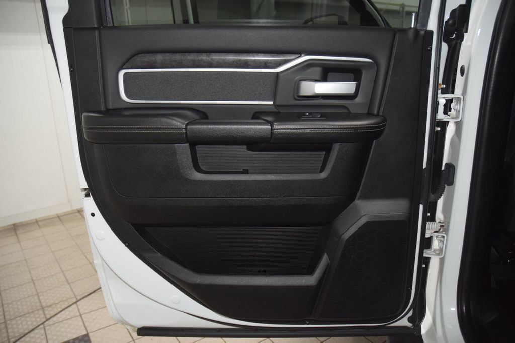 2020 Ram 2500 Big Horn Level 2 Night Edition - 23071428 - 43