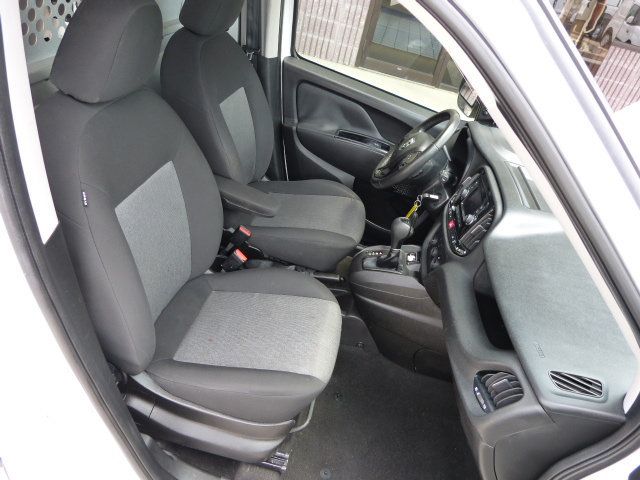 2020 Ram ProMaster City Cargo Van 2.4L 4CYL. GAS*TRADESMAN*SLT*BULKHEAD & SHELVES PACKAGE! - 23070164 - 23
