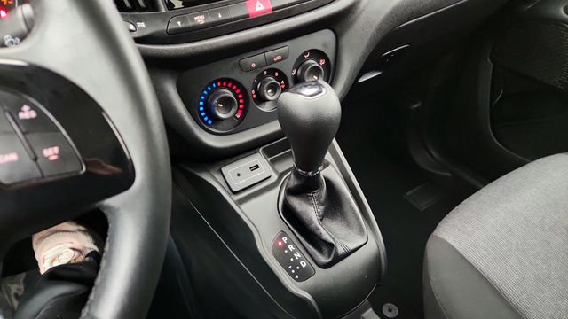 2020 Ram ProMaster City Wagon Wagon SLT with Popular Equipment Group & Roof Luggage Rack - 22944701 - 14