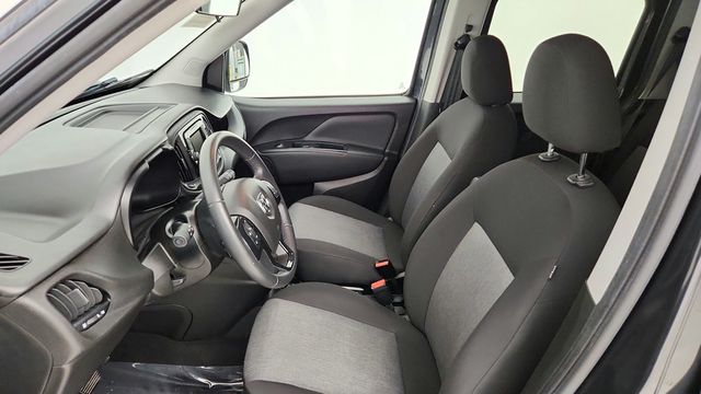 2020 Ram ProMaster City Wagon Wagon SLT with Popular Equipment Group & Roof Luggage Rack - 22944701 - 17