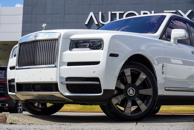 2020 Rolls Royce Cullinan photo 2