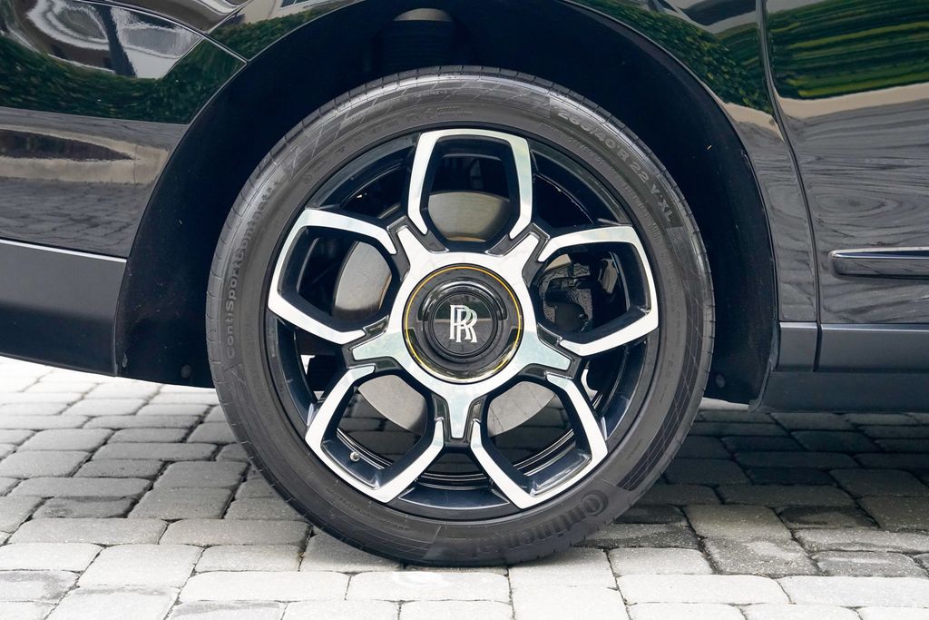 2020 Rolls-Royce Cullinan Sport Utility - 22971405 - 29